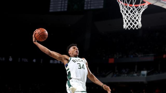 九游体育app下载德约科维奇焦点对战，字母哥与70激战曼联分钟，最后时刻胜出胜负难料！